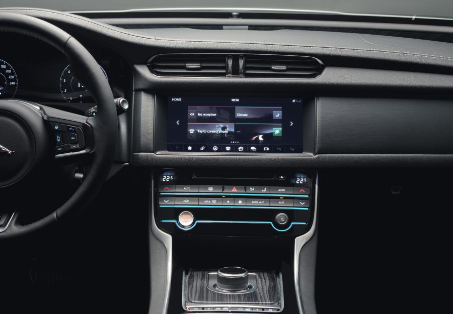 Панель приборов Jaguar XF 2.0d Sportbrake 2017 года  (WW) (фото 46 из 47)